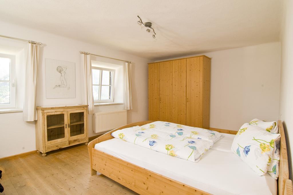 Weberstube Weberhaus Zollhaus Zollstoeckl Apartman Obertilliach Szoba fotó